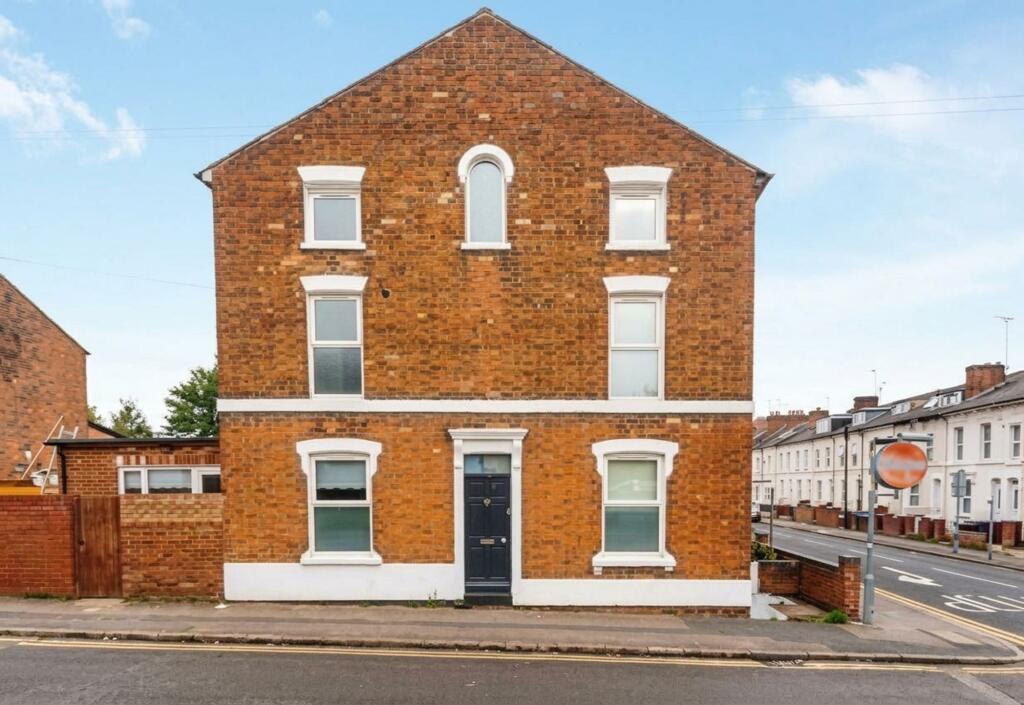 House in Reading - View 4