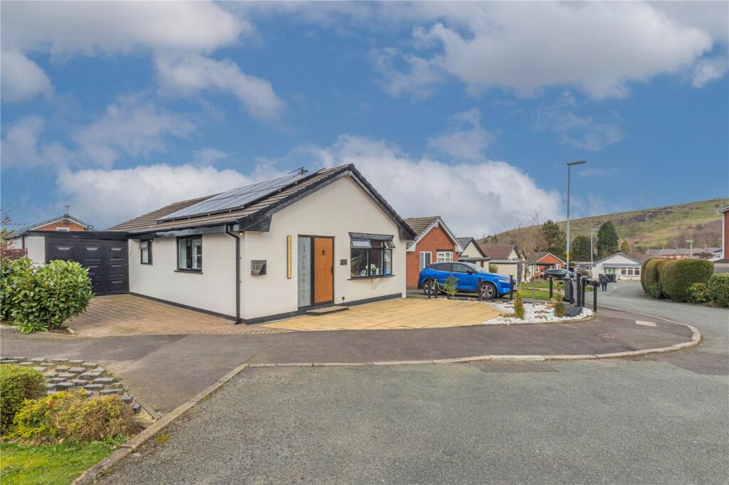 Main image of property: Old Brook Close, Shaw, Oldham, Greater Manchester, OL2