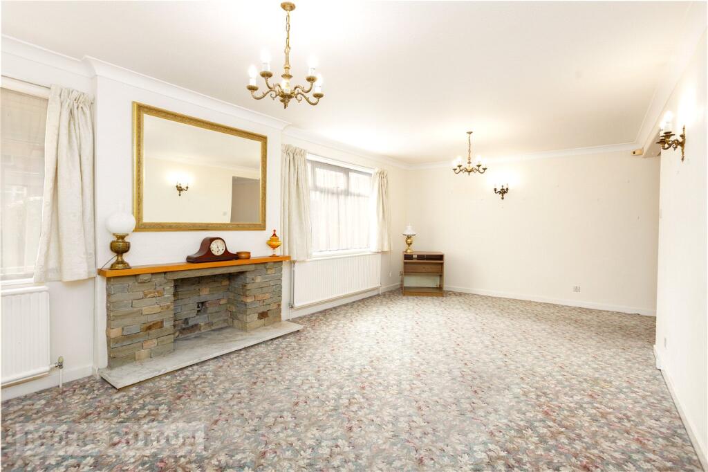 Kinders Crescent, Greenfield, Saddleworth, OL3 - View 5