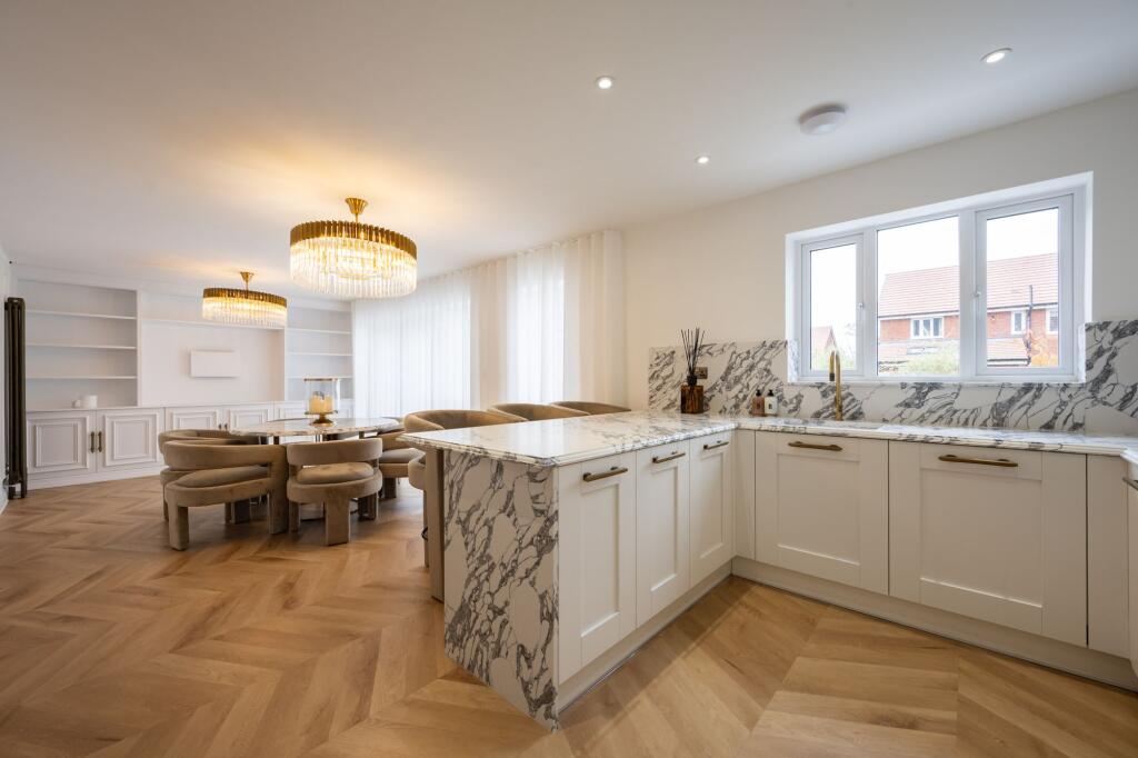 Greystones Drive, Scarisbrick, L40 photo 3