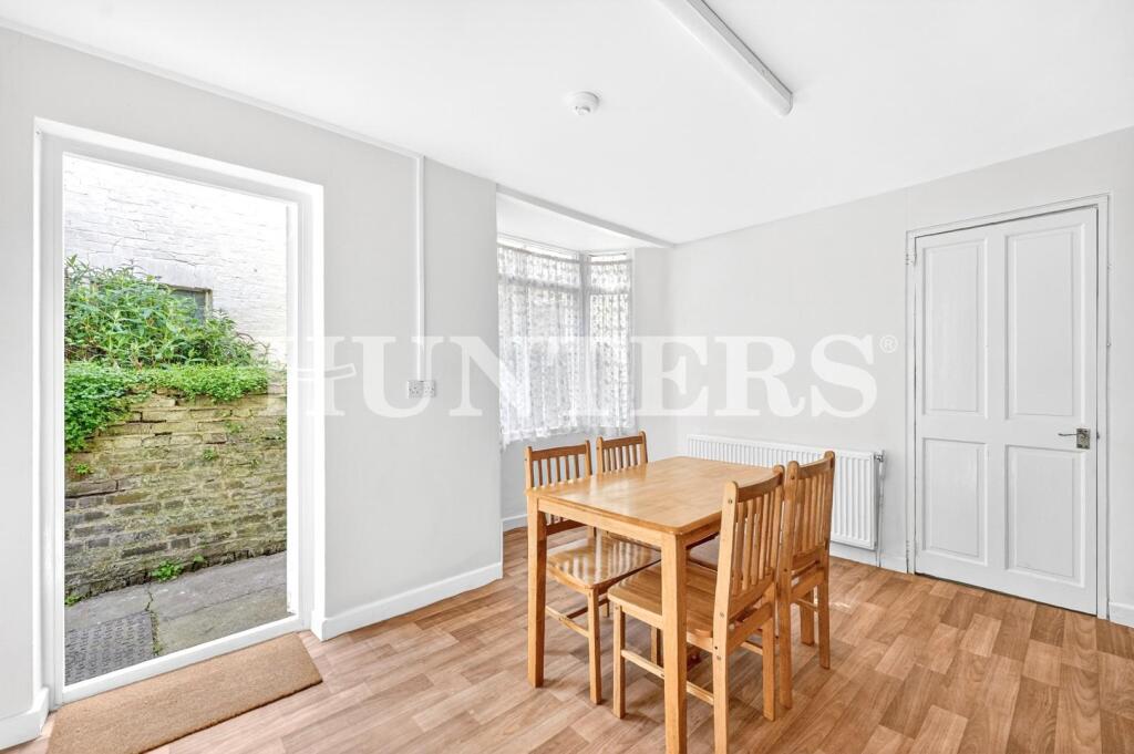 House in London, Seven Sisters, West Green - View 5