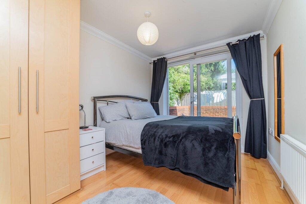 Apartment in Hemel Hempstead - View 5