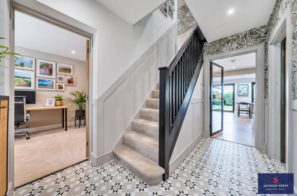 House in Northampton - View 5