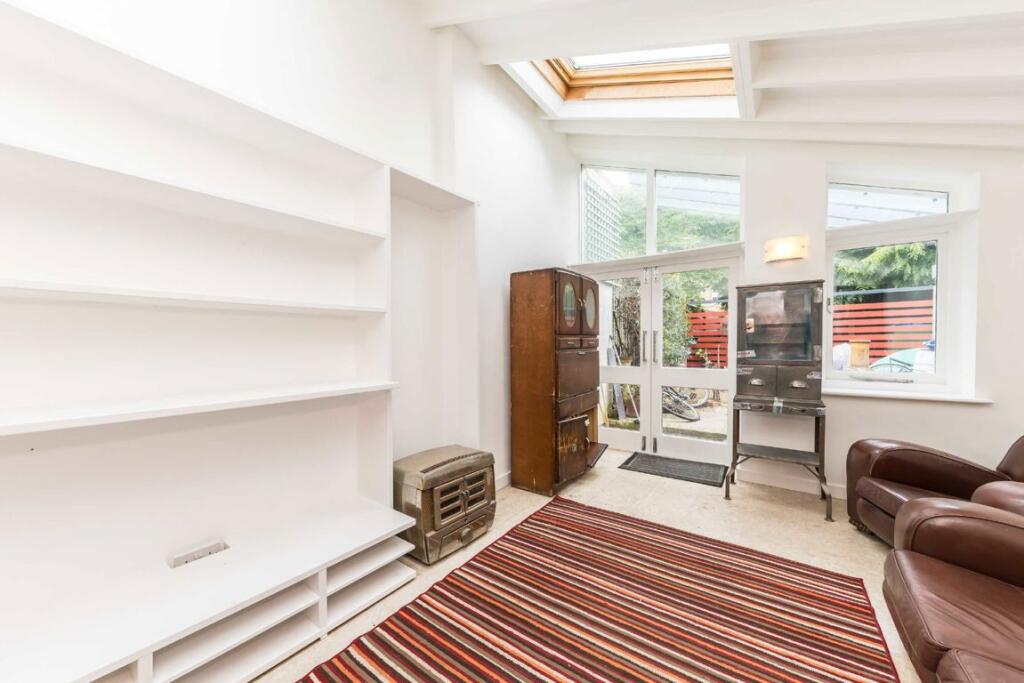 House in Twickenham - View 2