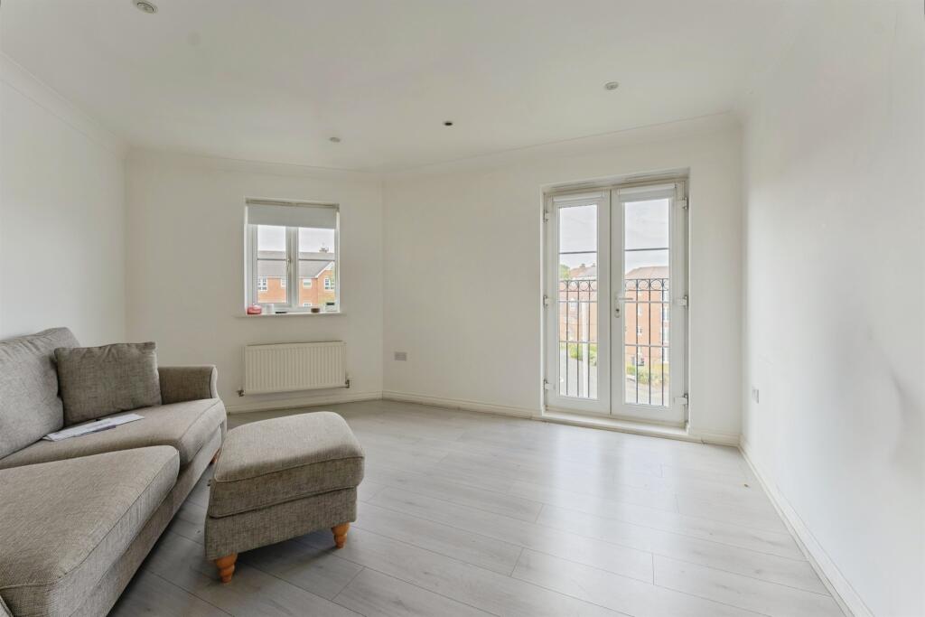 Apartment in Wirral, Liverpool City Region - View 3