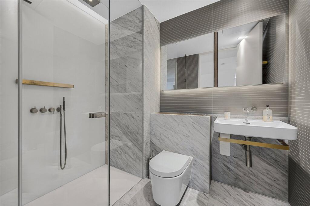 Apartment in London - View 5