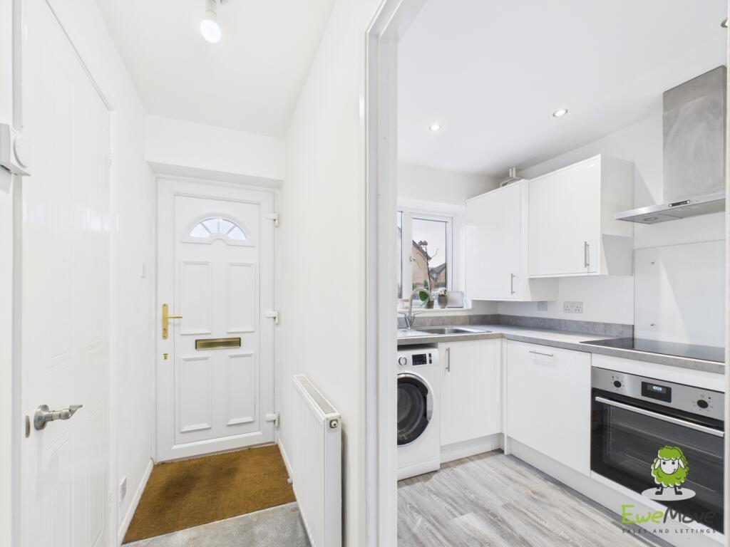St. Barbaras Close, Bramley, Tadley, Hampshire, RG26 photo 2