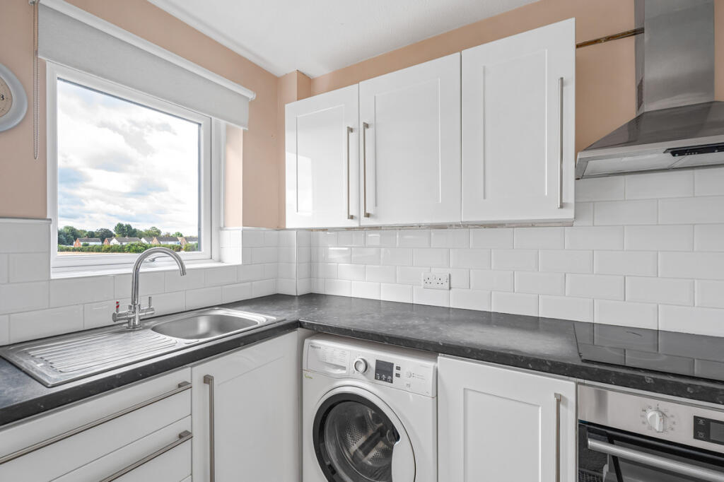 Apartment in Enfield - View 5