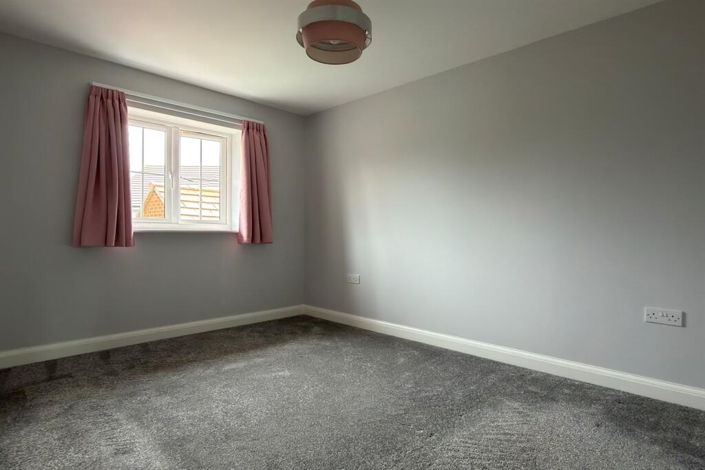 House in Portsmouth - More