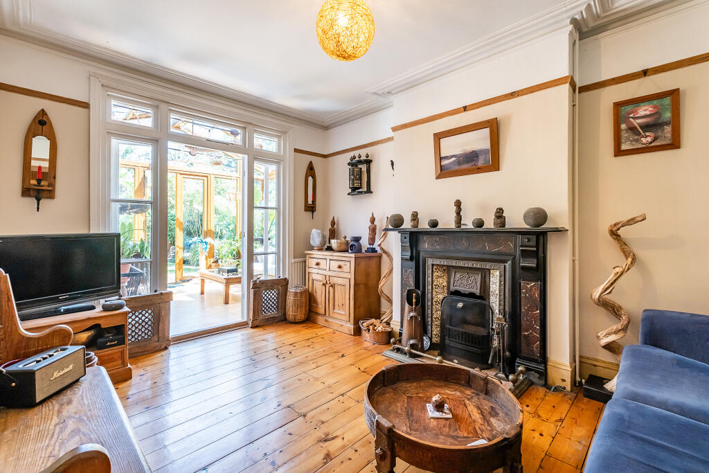 Lynton Avenue, Ealing, W13 photo 3