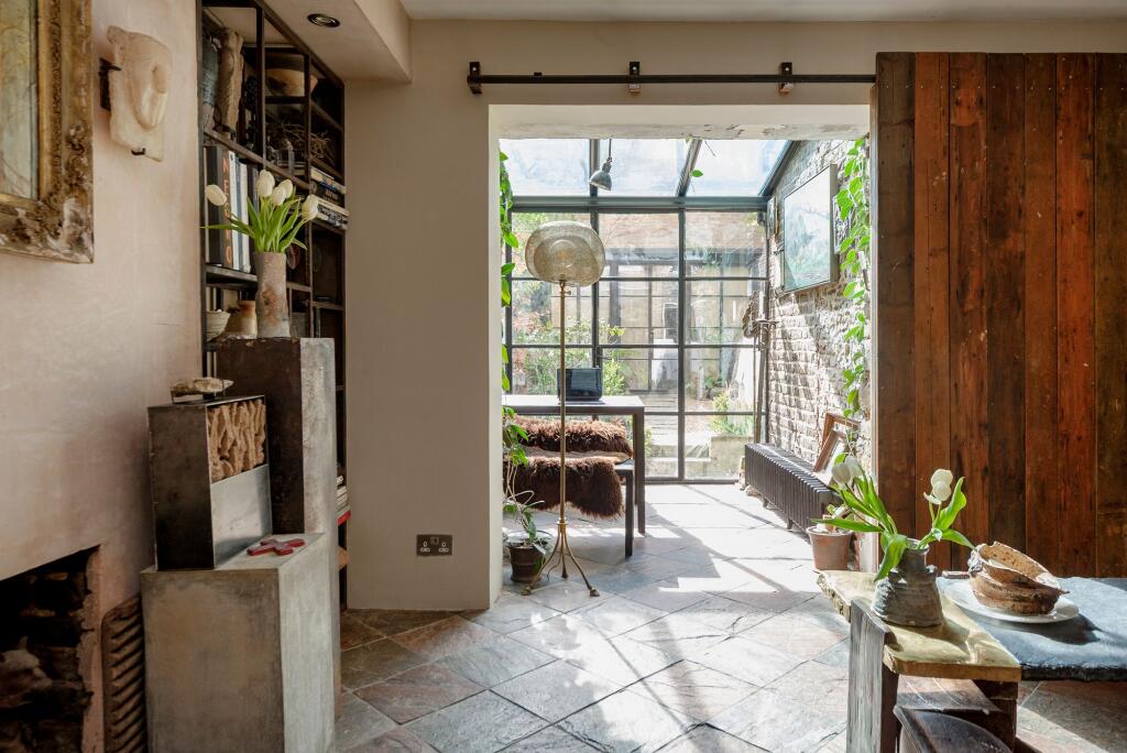 Main image of property: Warwick Avenue, Maida Vale, W9