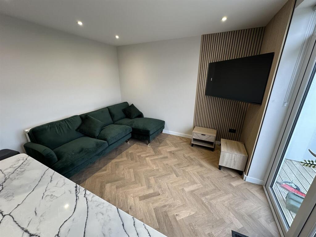 1 bedroom house share for rent
