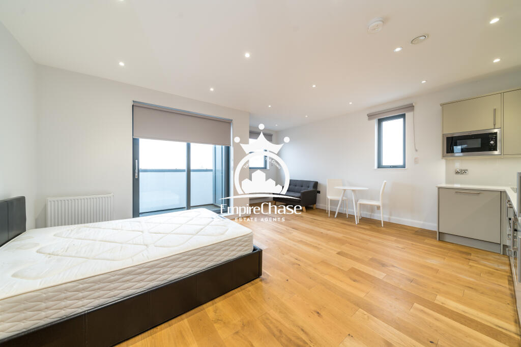 Apartment in Harrow - View 3