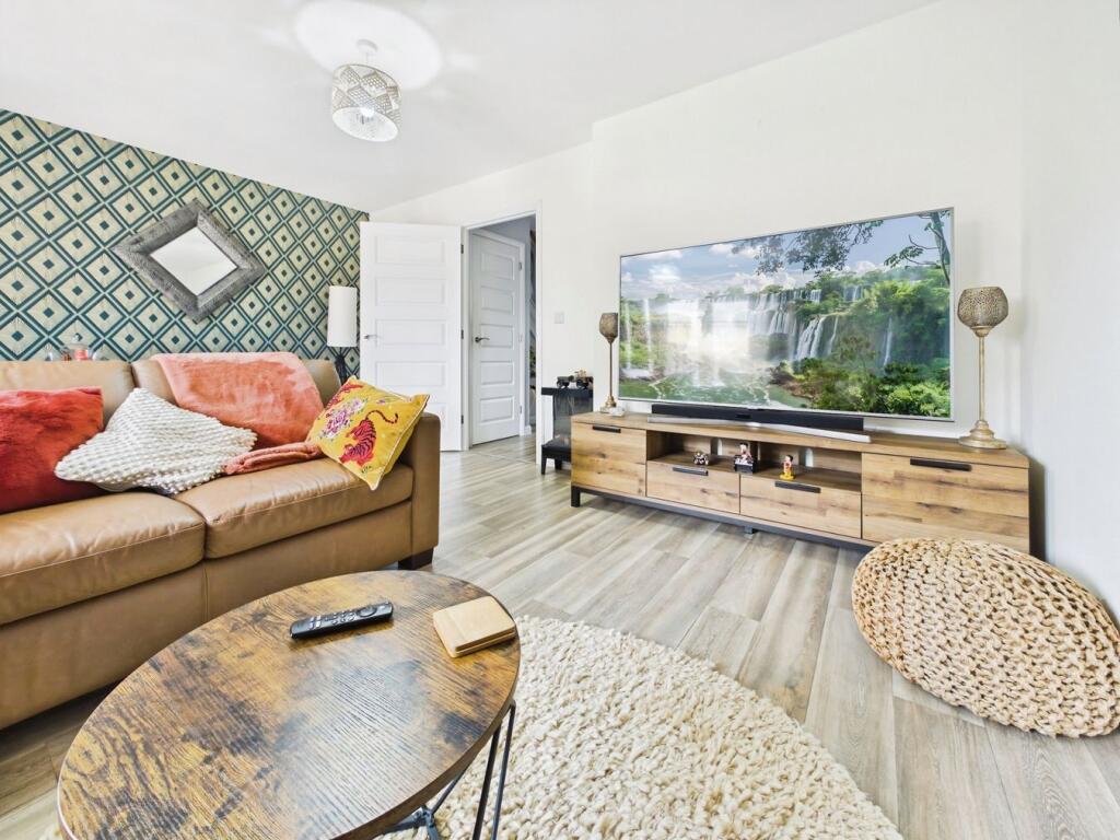 House in Eastleigh, Monarchs Keep, Bursledon - View 5