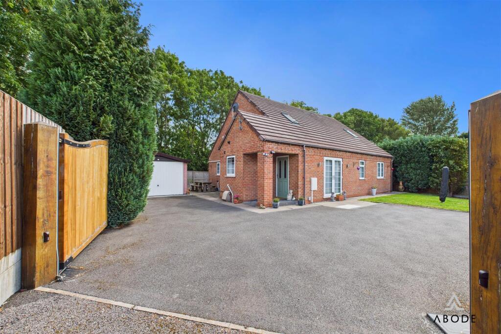 3-bed detached on Park Street, Uttoxeter, Staffordshire, £350,000