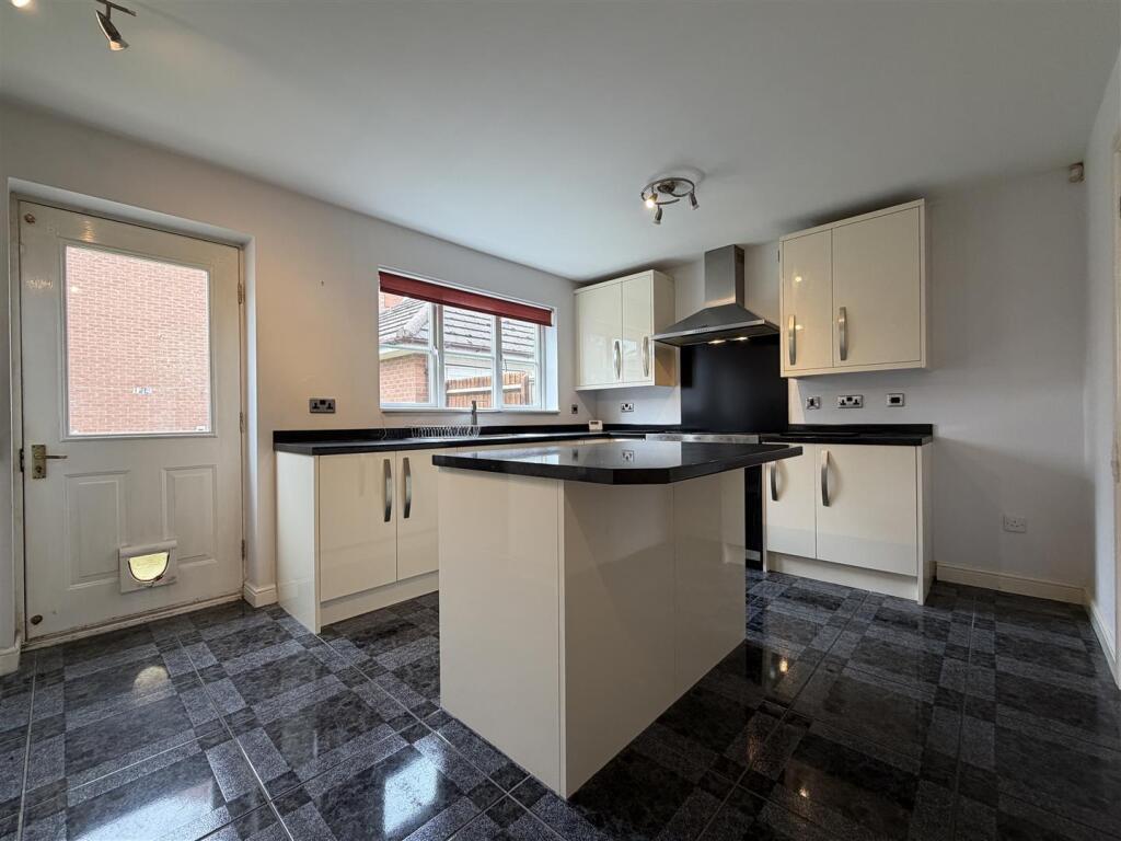 House in Nottingham - View 4