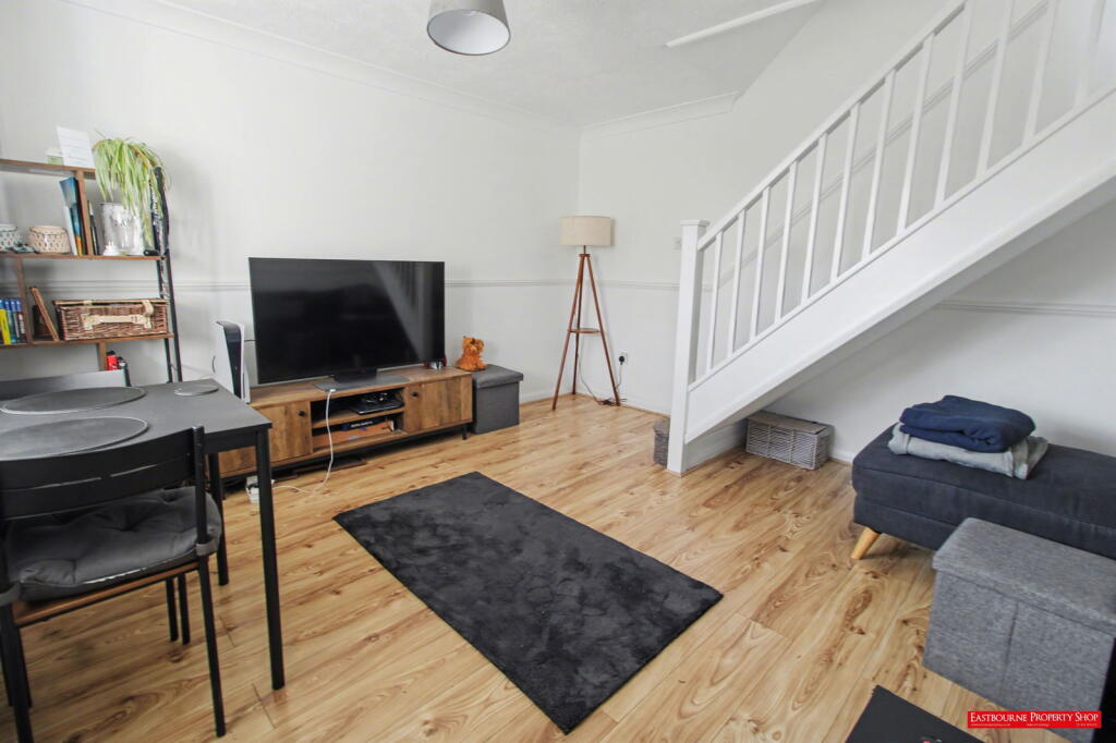 Snowdon Close, Eastbourne, BN23 8HW photo 2