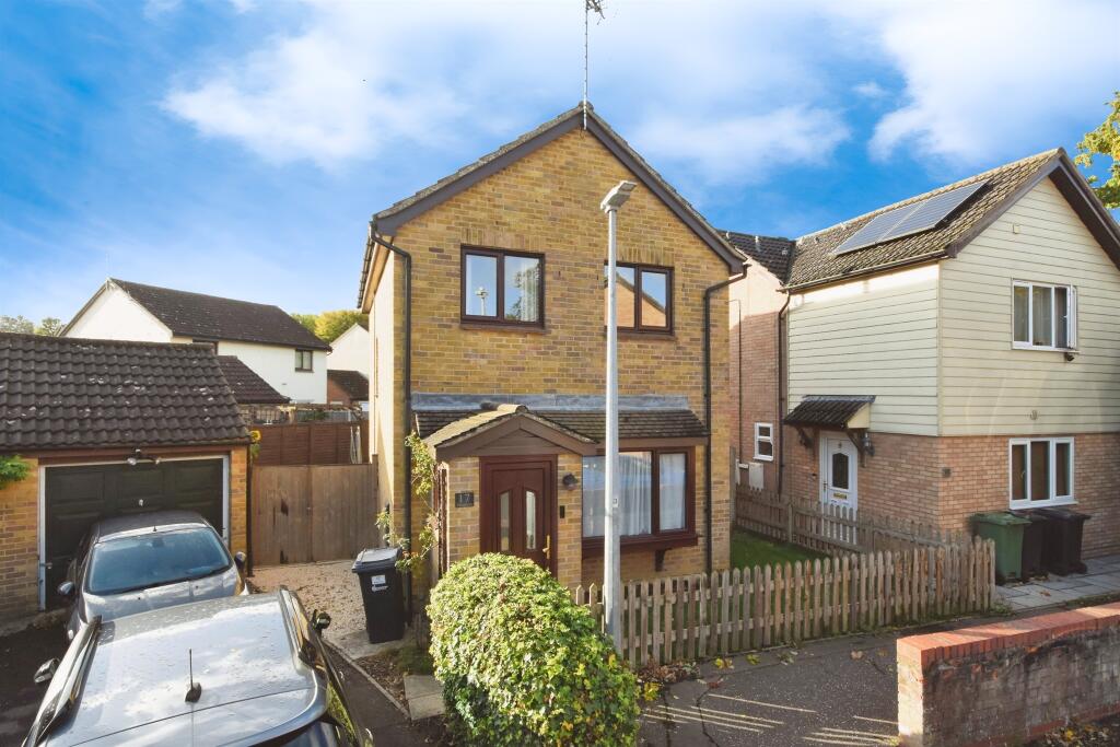 3-bed detached on Buttermere, Great Notley, Braintree, £375,000