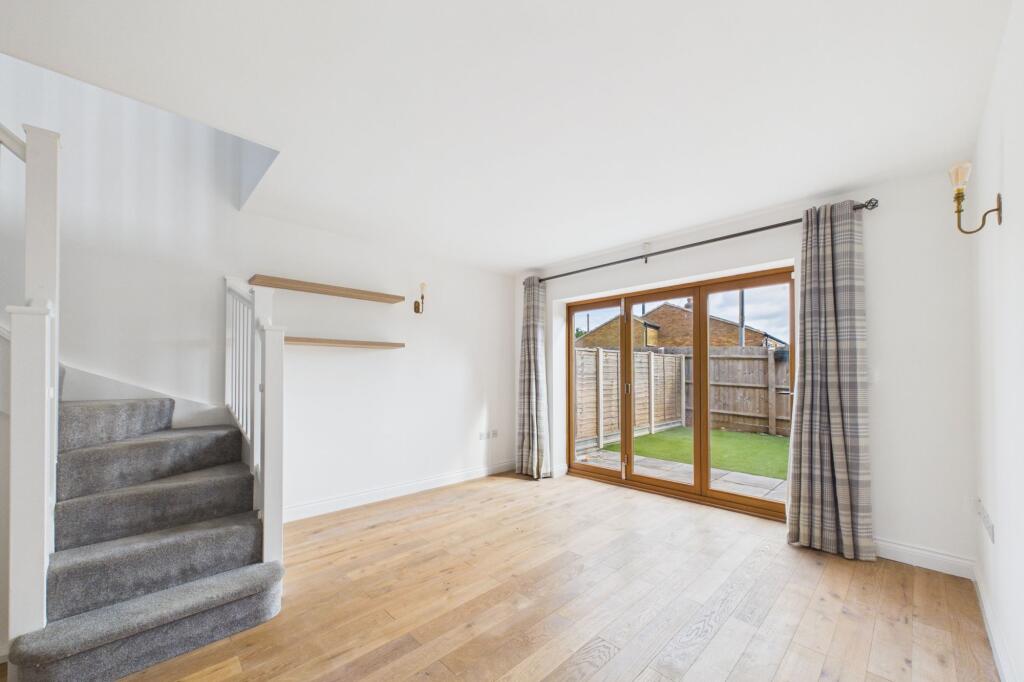 House in Pattishall, West Northamptonshire - More