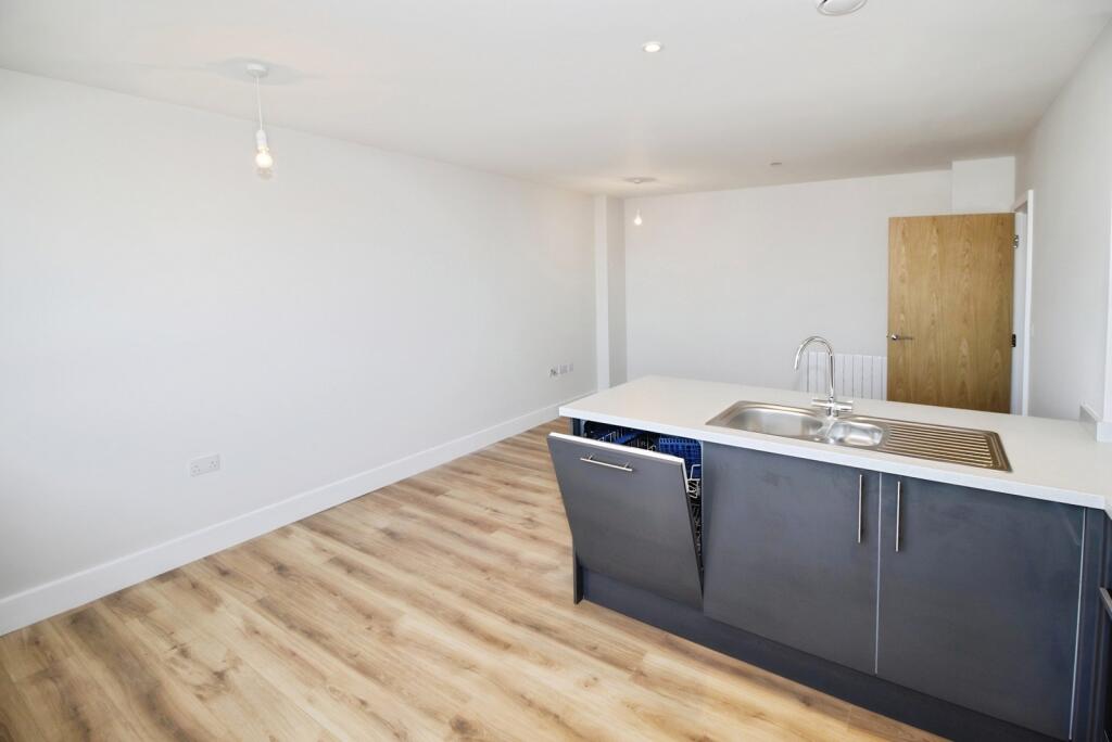 Apartment in Stevenage, Hertfordshire - View 4