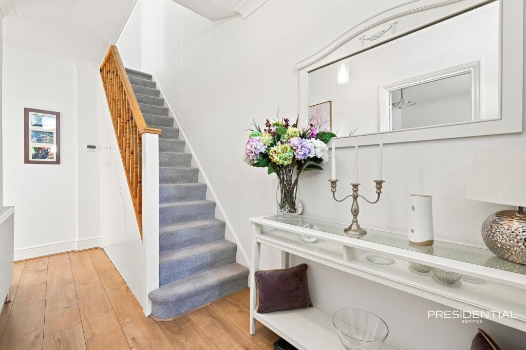 House in London, Chingford - View 5
