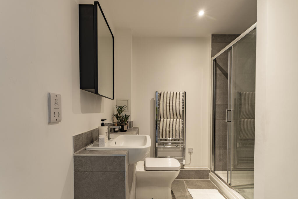 Apartment in Manchester, City Centre - View 5