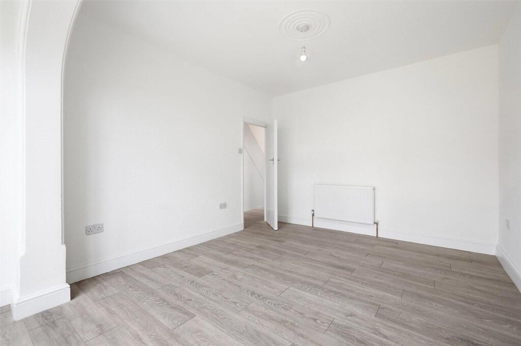 House in Ilford - More