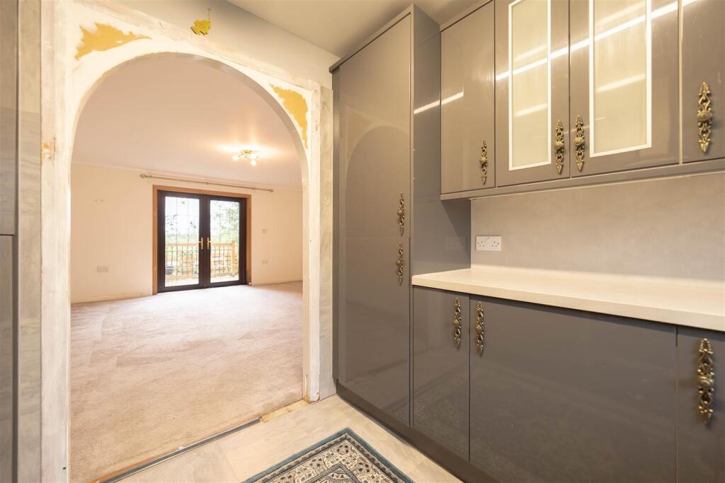 Apartment in Perth - View 5