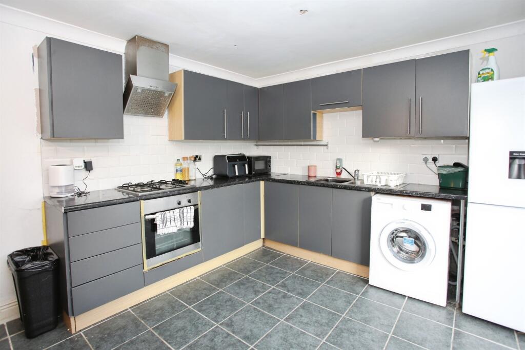 House in Pontllanfraith, Caerphilly - View 3