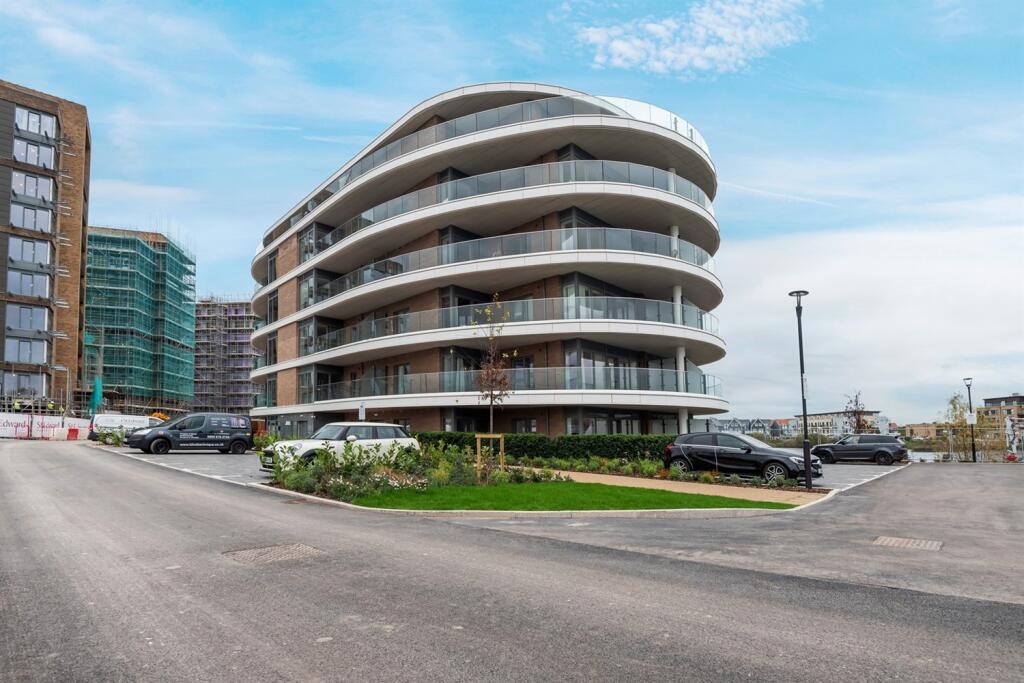 Main image of property: Flagstaff Road, Reading, RG2