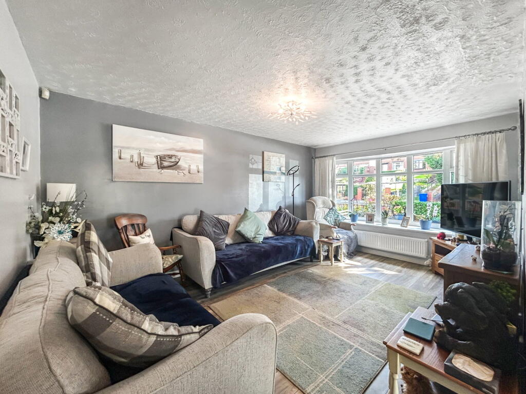 House in Stoke-on-Trent - More