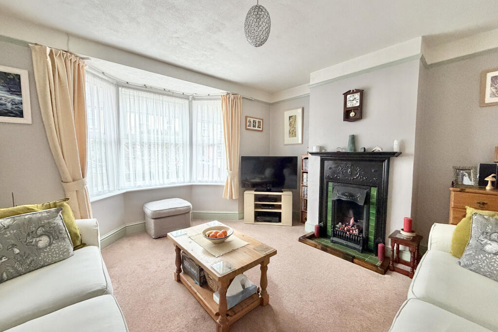 Lynton Road, Hythe, Kent photo 2
