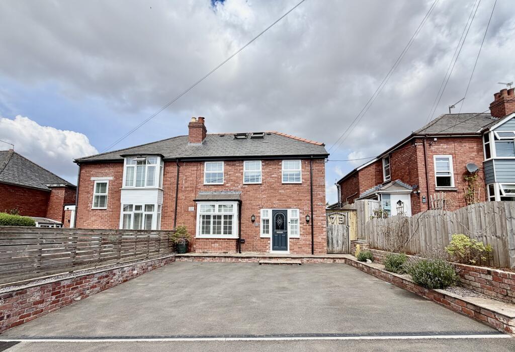 Main image of property: Main Road, Portskewett, Caldicot, Mon. NP26 5UG