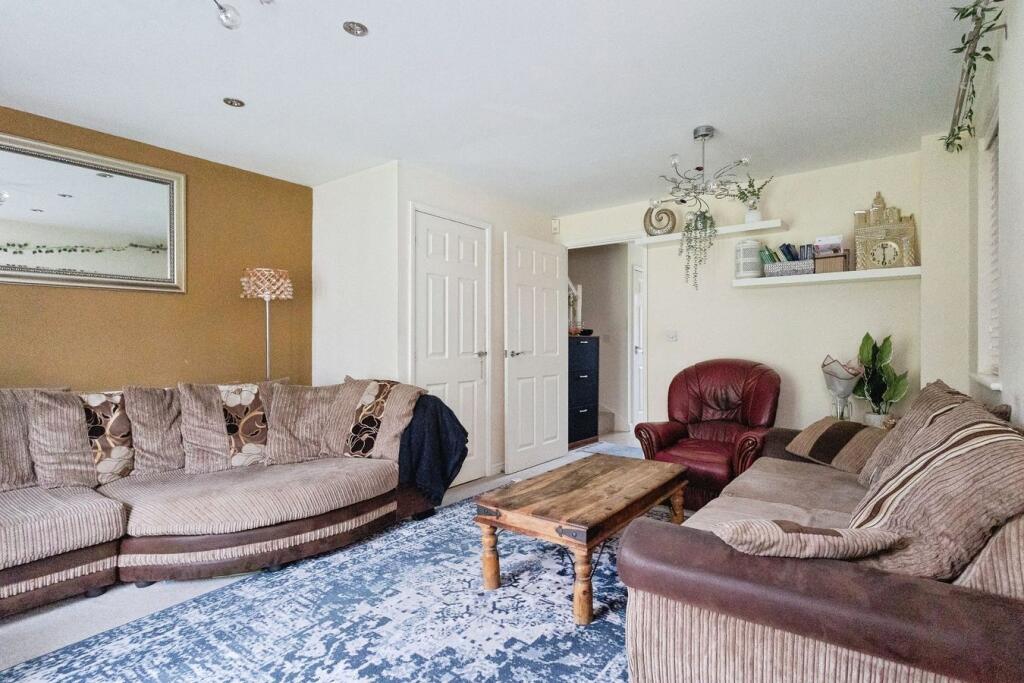 House in Oldham - View 3