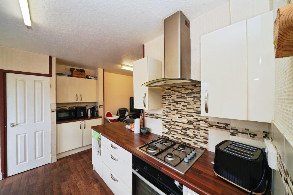 House in Ellesmere Port - More