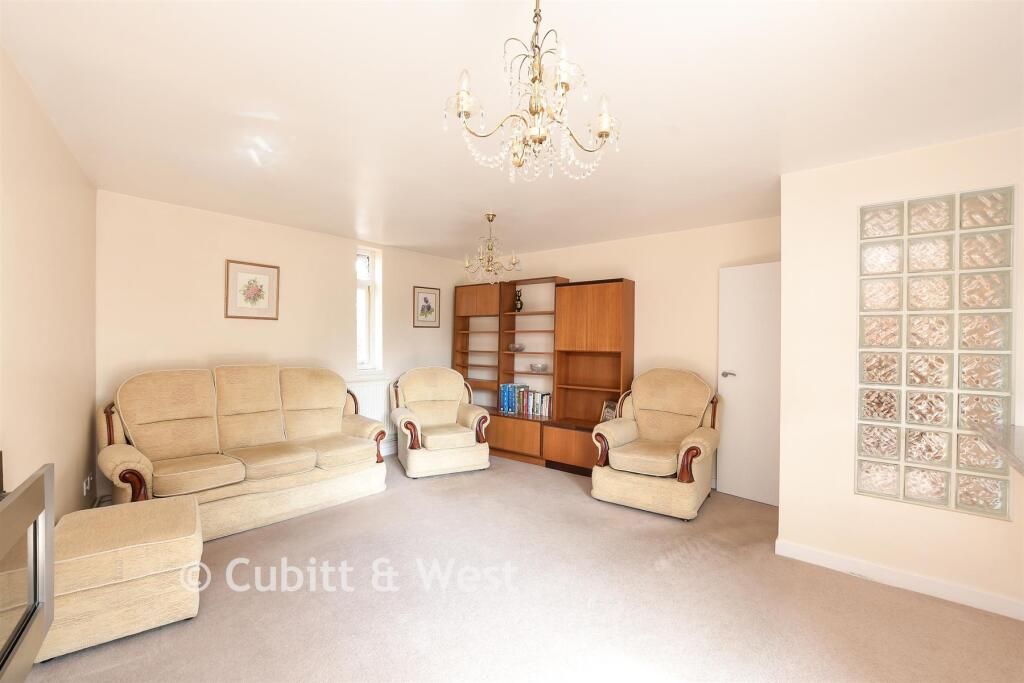 Apartment in Sutton - View 5