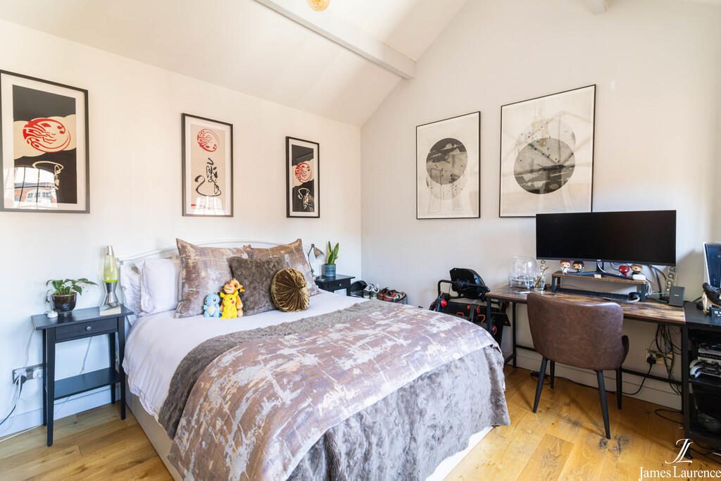 2 bedroom mews property for rent