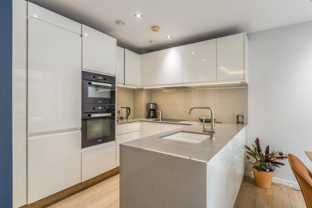 Apartment in London - View 3