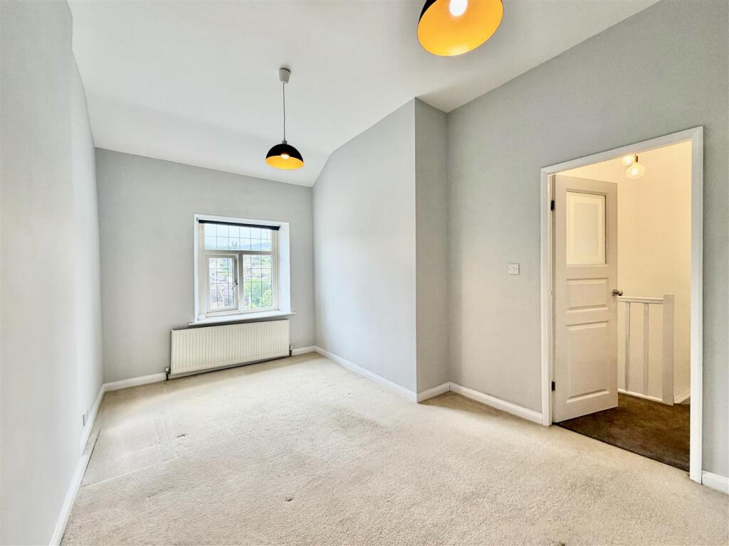 House in Huddersfield - View 5