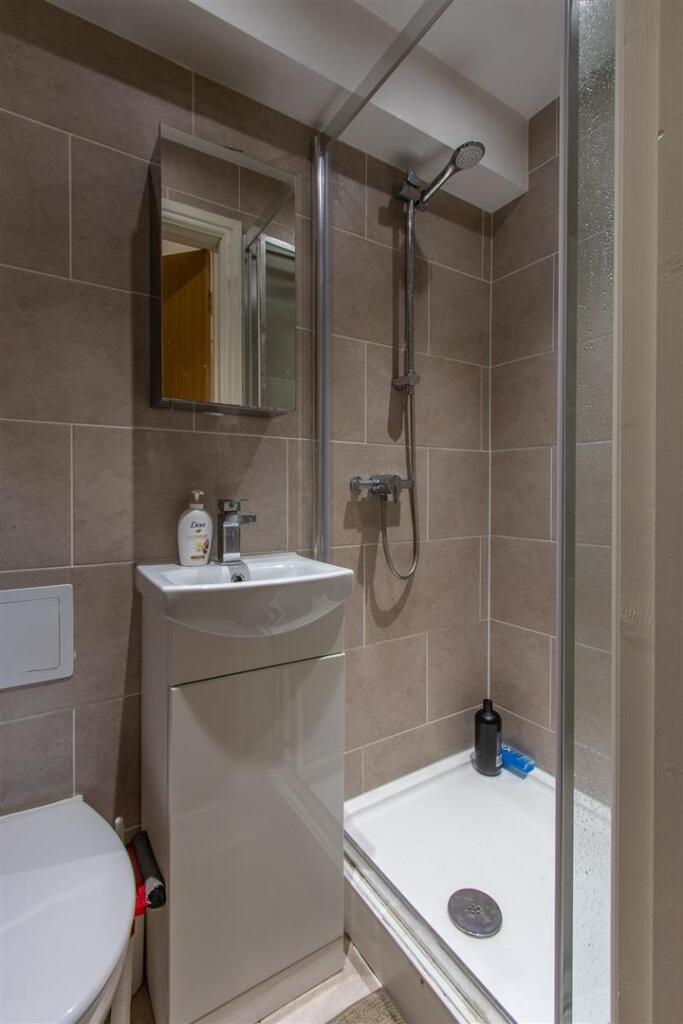 Mackintosh Place, Roath - View 5