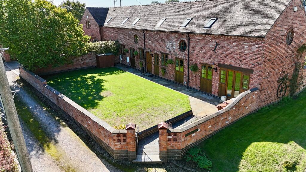 House in Stoke-on-Trent - View 4