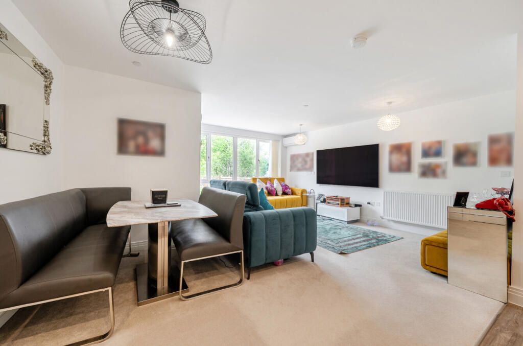 Apartment in London - View 2