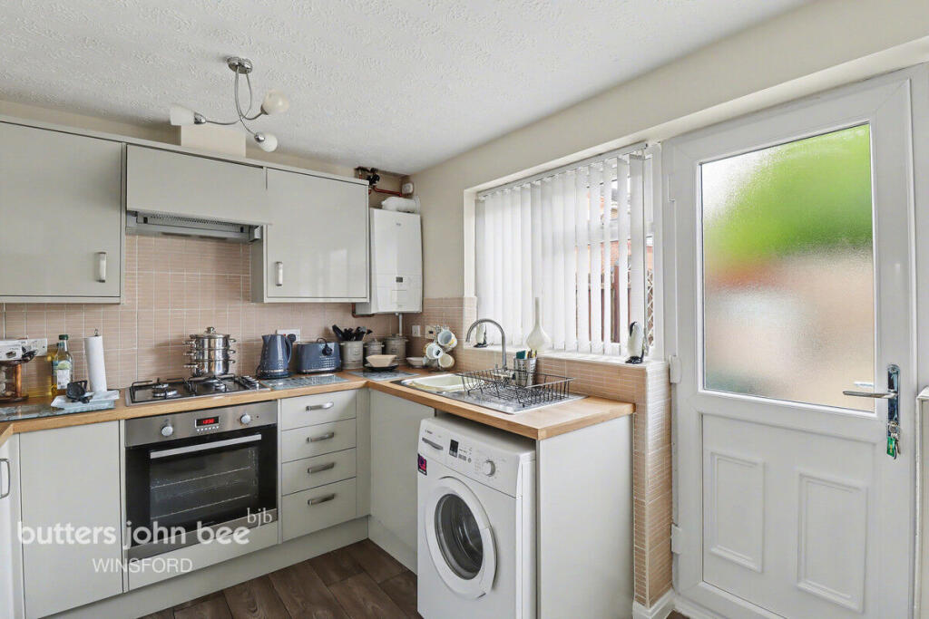 Rosewood Drive, Winsford photo 2