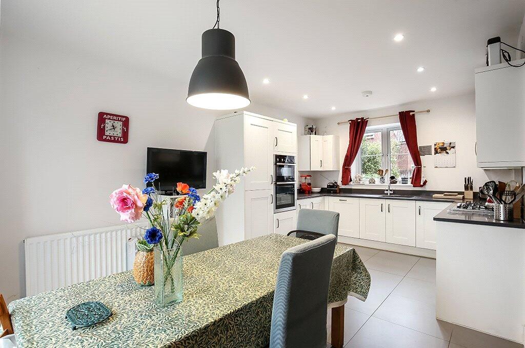 5, Clarendon Place, Petersfinger, Salisbury, Wiltshire, SP5 photo 4