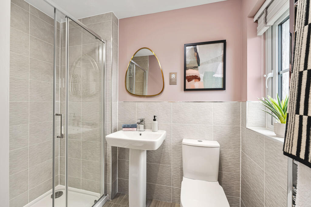 House in Glasgow, Glendale, Robroyston - More