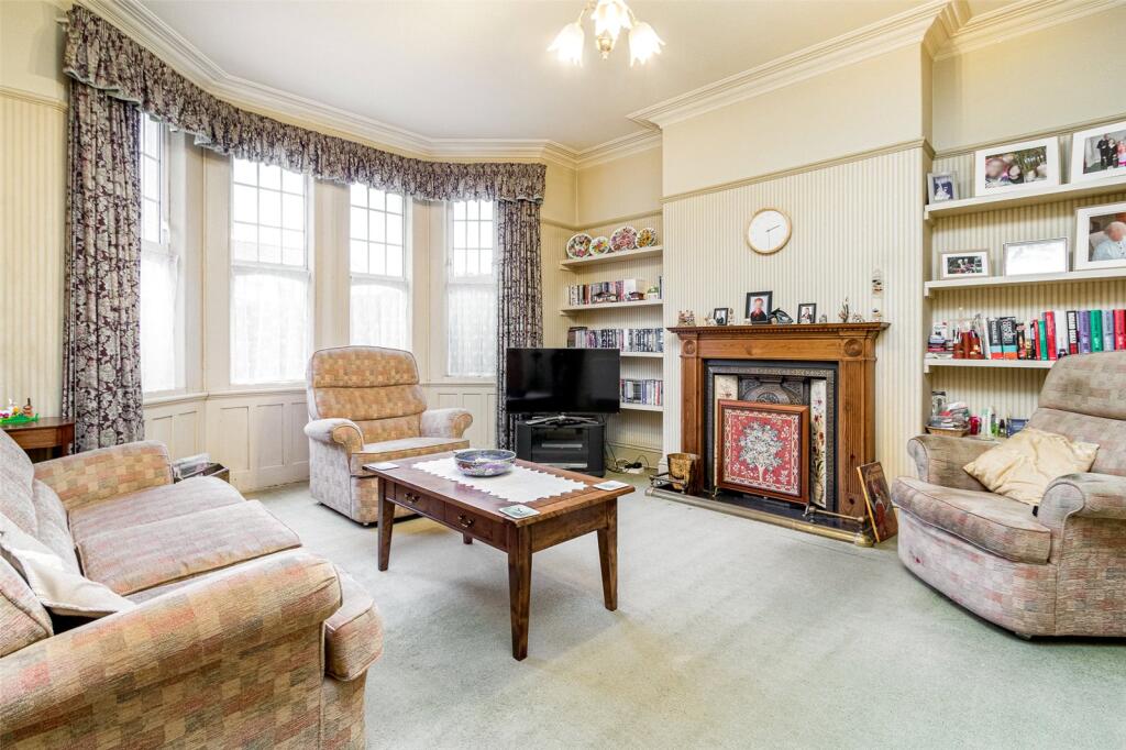 19 Heath Park Avenue photo 2