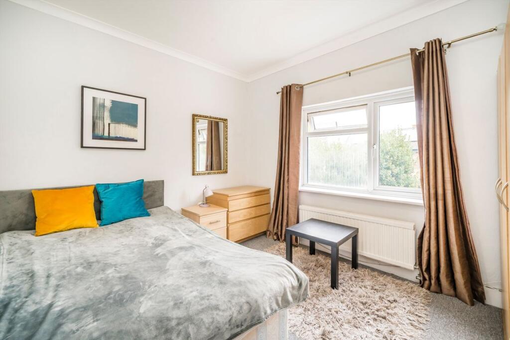 Apartment in London, Hanwell - View 4