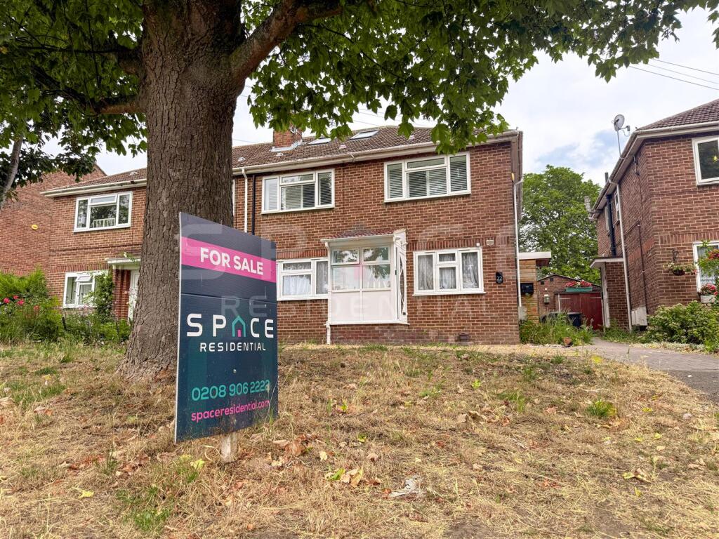 Main image of property: Stylish Three Bedroom Home | High Specification | Private Garden | Bespoke Interiors