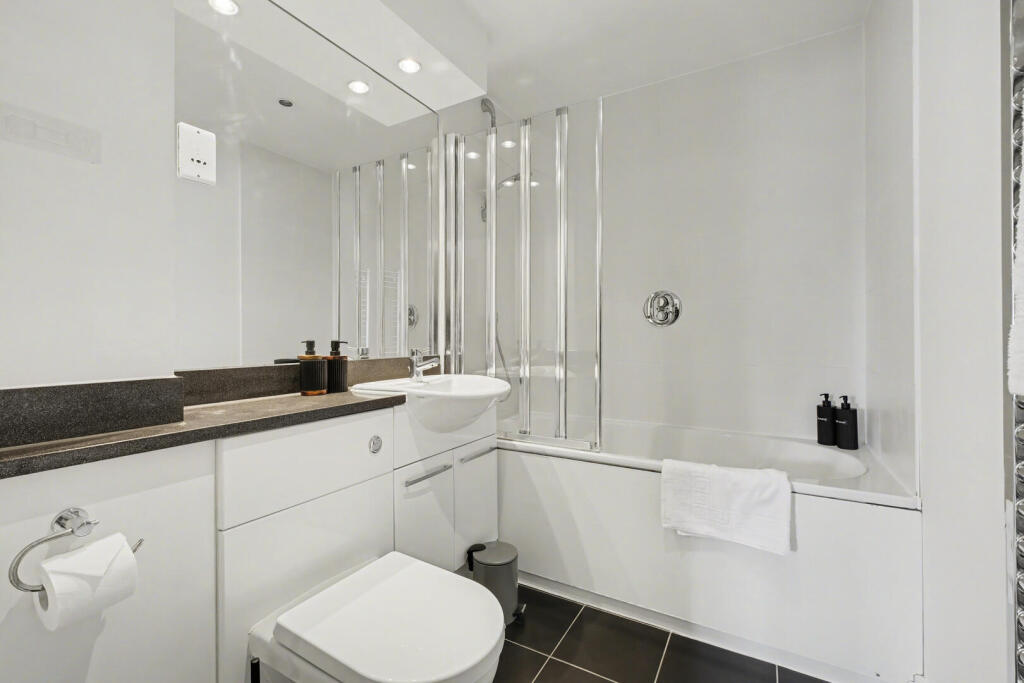 Apartment in London - View 5