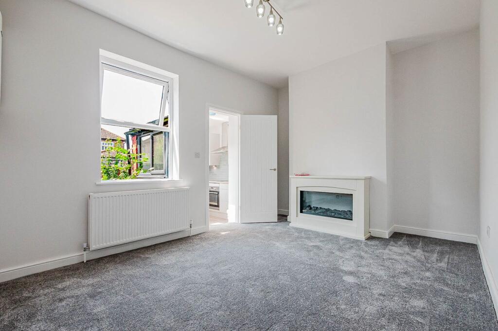 Link Avenue, Urmston, Manchester, M41 photo 3